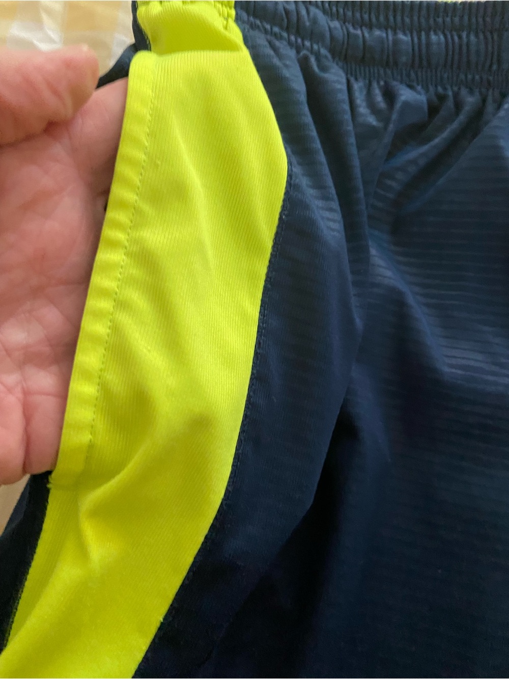 Men’s Under Armour Athletic Shorts - Picture 4 of 6